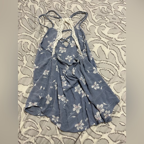 Daytrip Floral and Lace Tank - Picture 3 of 3